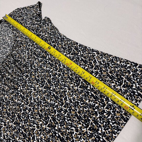 Van Heusen Black Tan White Floral Print Short Sleeve Top L Made in USA Stretch - Picture 8 of 11